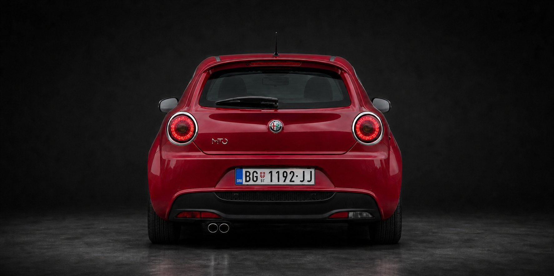 MiTo 1.4 Turbo — studijski snimak pozadi